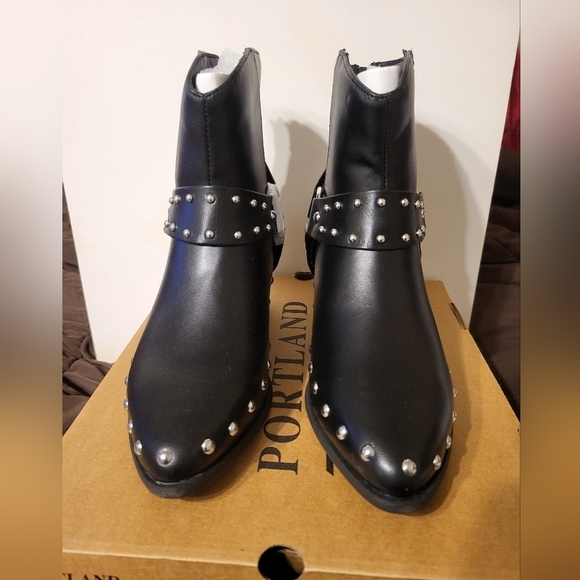 NIB Portland size 8 black studded boots - Picture 5 of 14